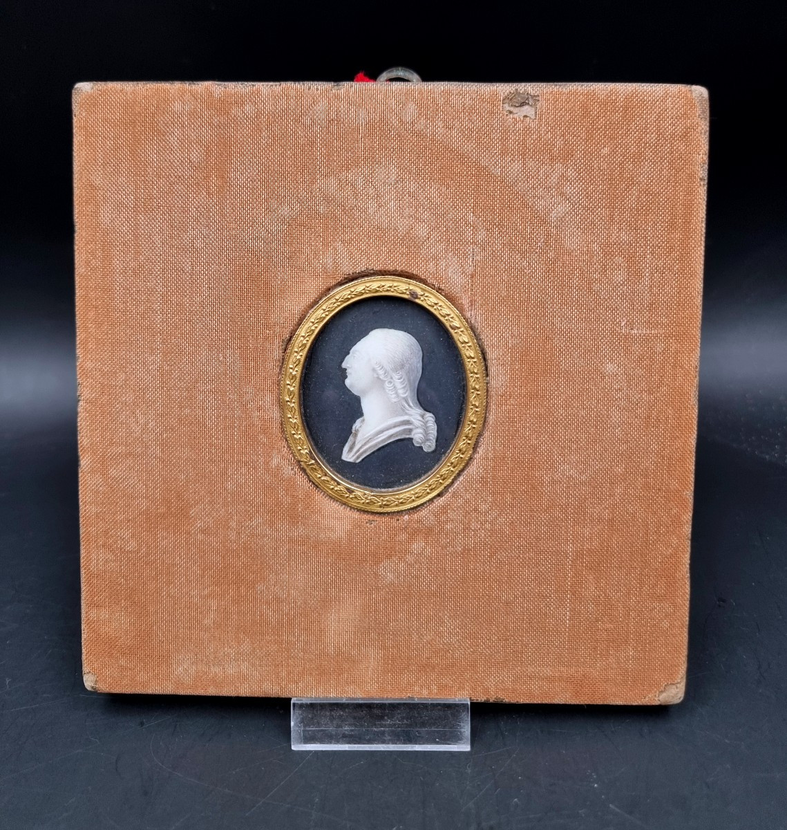 miniature profil en grisaille du roi Louis XVI époque XVIIIe siècle 