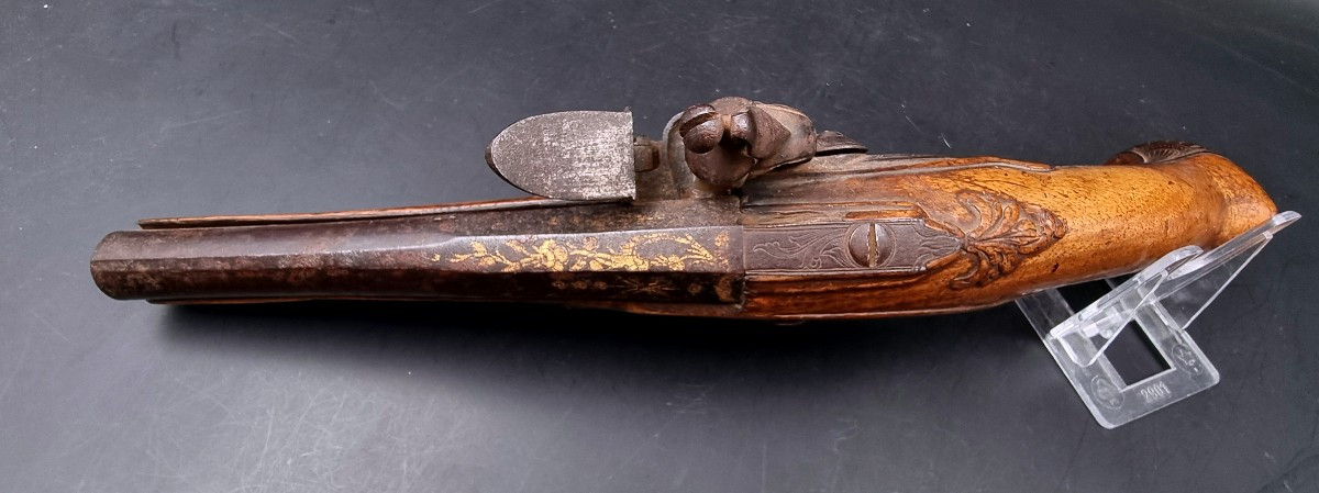 Walnut Flintlock Pistol With Chased Fittings And Paris Lock 18th Century Period-photo-2