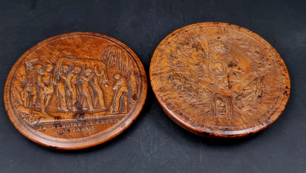 boite en bois pressé  convoi  cercueil de l'empereur Napoléon porté par ses fidèles compagnons -photo-4