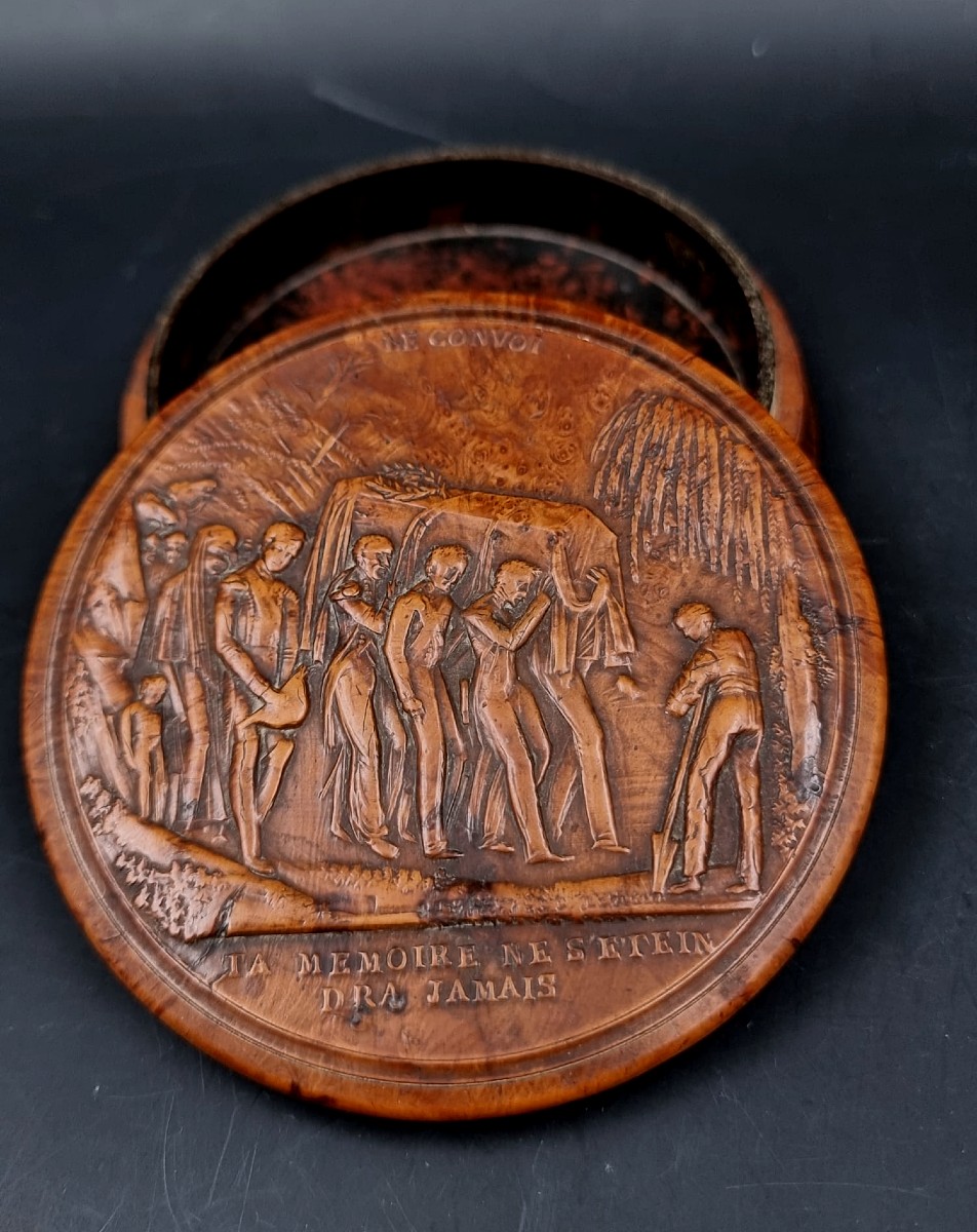 boite en bois pressé  convoi  cercueil de l'empereur Napoléon porté par ses fidèles compagnons -photo-2