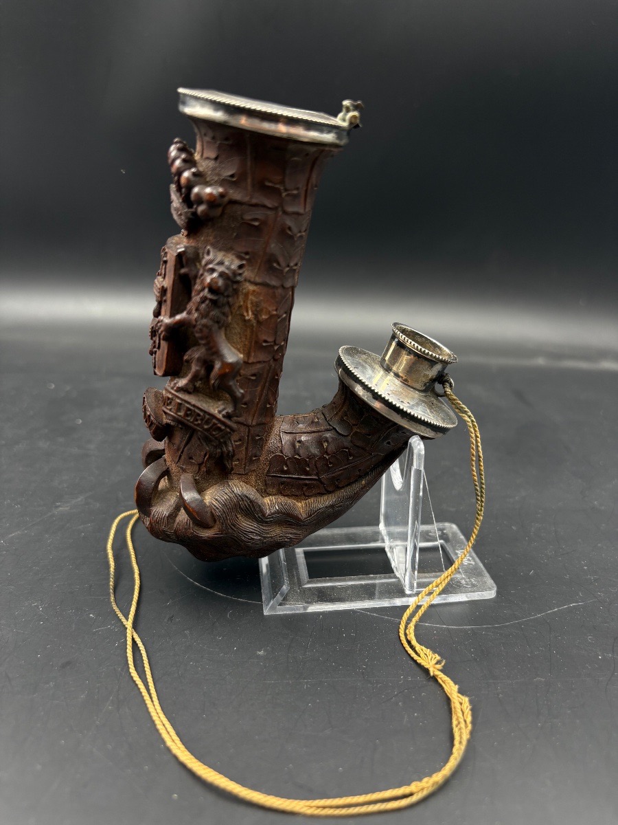 Pipe en bois sculpté des armoiries famille Belge Van der Burch et devise, garniture en argent-photo-2