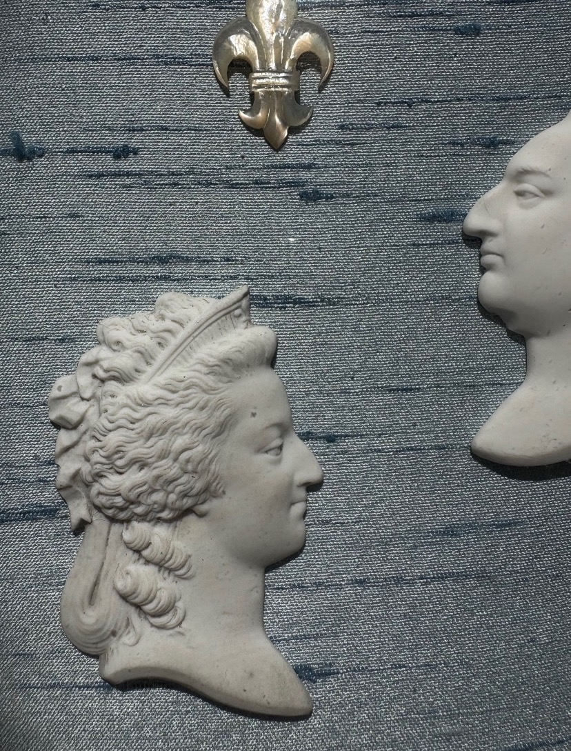 Biscuit-style Profiles Of The French Royal Couple: Queen Marie Antoinette And King Louis XVI-photo-1