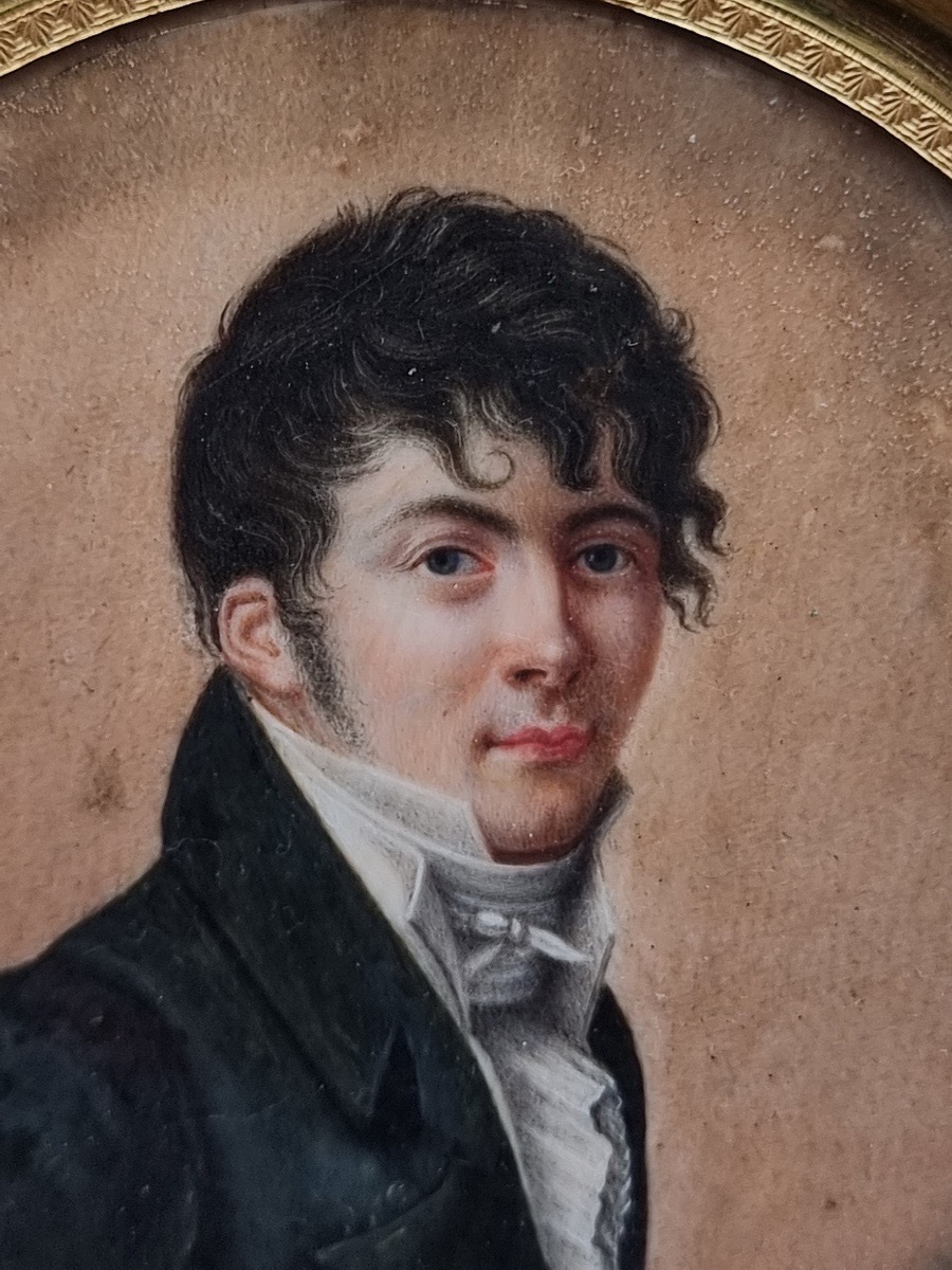 Miniature portrait de jeune homme positionné de trois quarts époque Empire-photo-3
