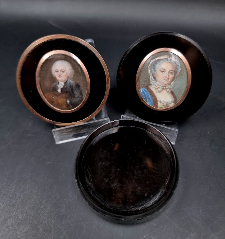 Double-opening Box With A Gentleman On One Side And A Lady On The Other, From The Louis XVI Period -photo-2