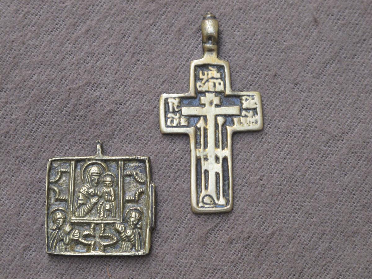 Croix Et Médaillon Russe En Bronze époque Début XIX Siècle