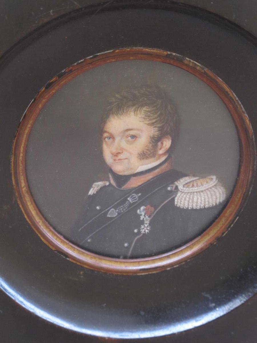 Miniature On Ivory Military Chasseur Wearing The Legion Of Honour And The Loyalty