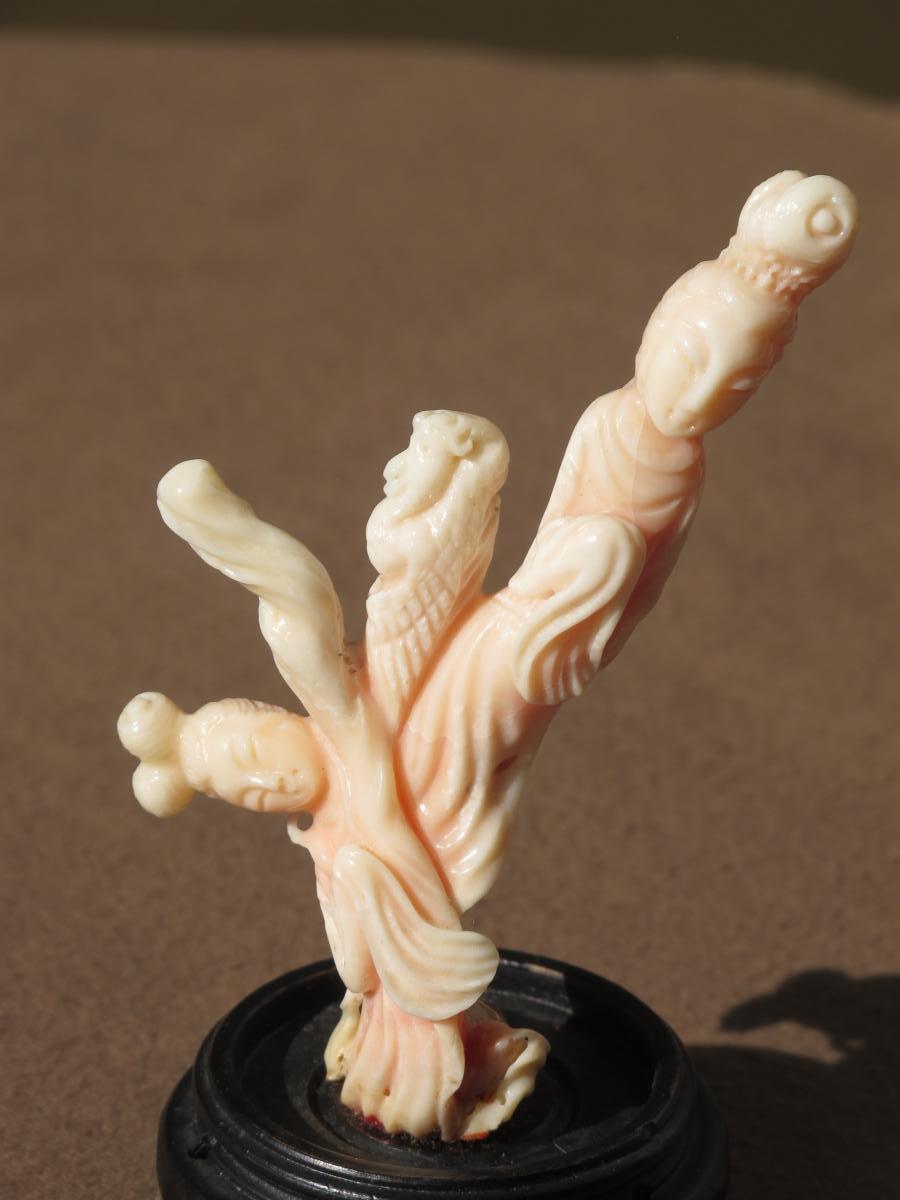 Carved Coral Branch Of Two Women-photo-2