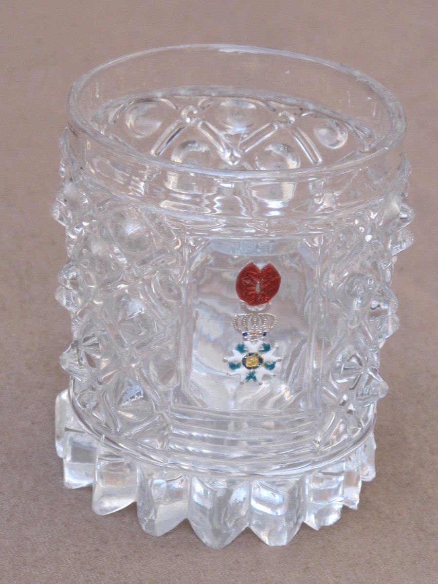 Crystal Goblet Molded With The Legion Of Honor Cristallo Ceramics Tip Glass Medal