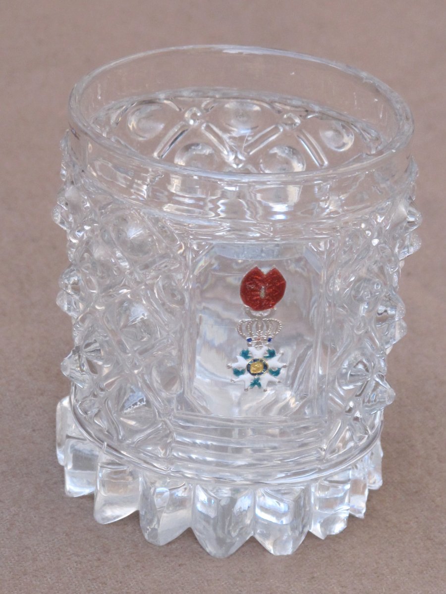 Gobelet En Cristal Moulé à La Légion d'Honneur Cristallo Cérame Pointe Verre Médaille