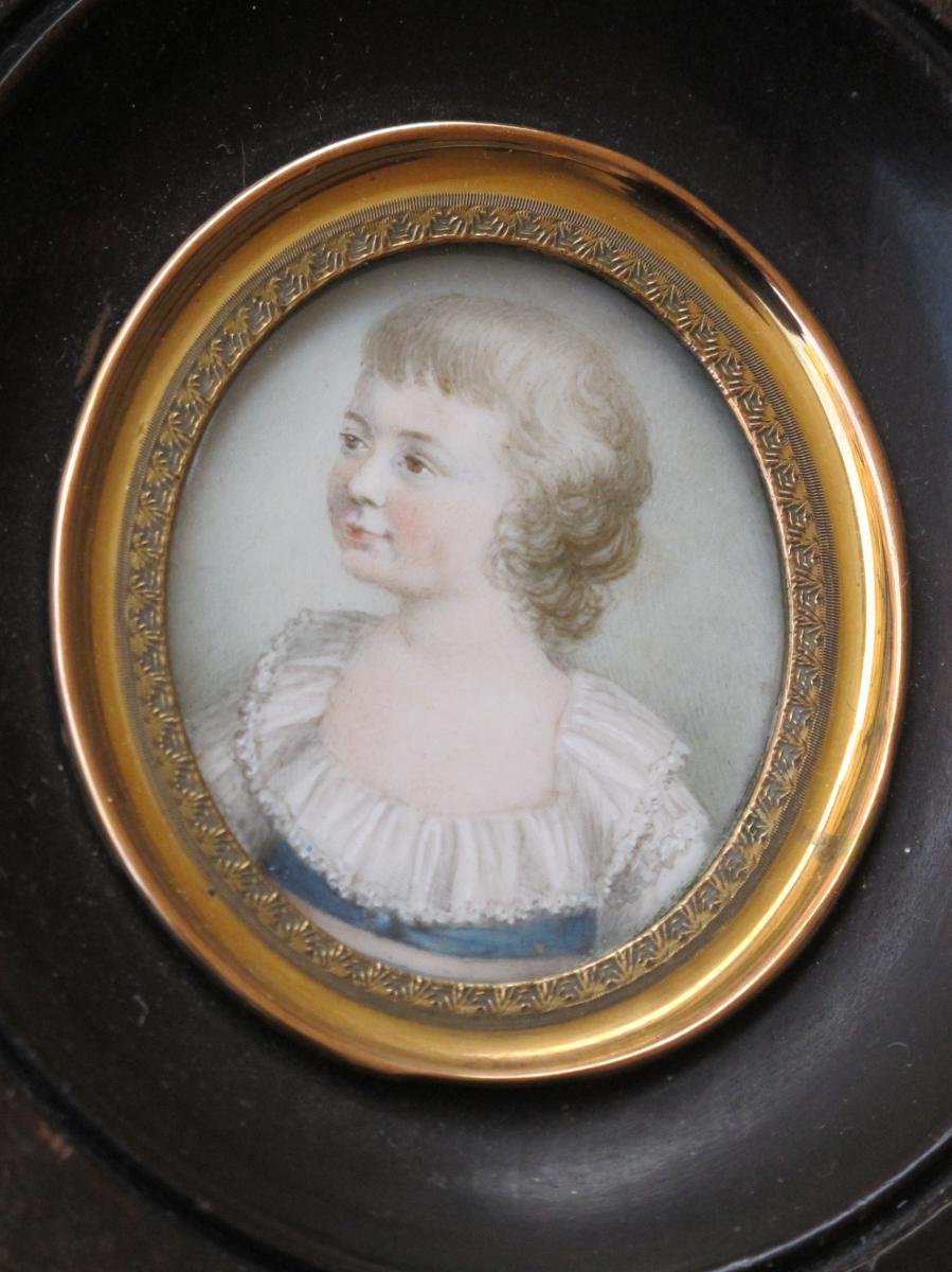 Belle Miniature  d'Un Enfant Au Cordon Bleu Début XIX Siècle