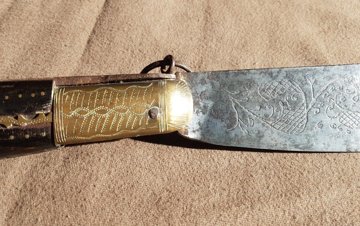 Very Large Navaja Type Folding Knife In Horn And Brass Engraved Blade Length 58.5 Cm Open-photo-2