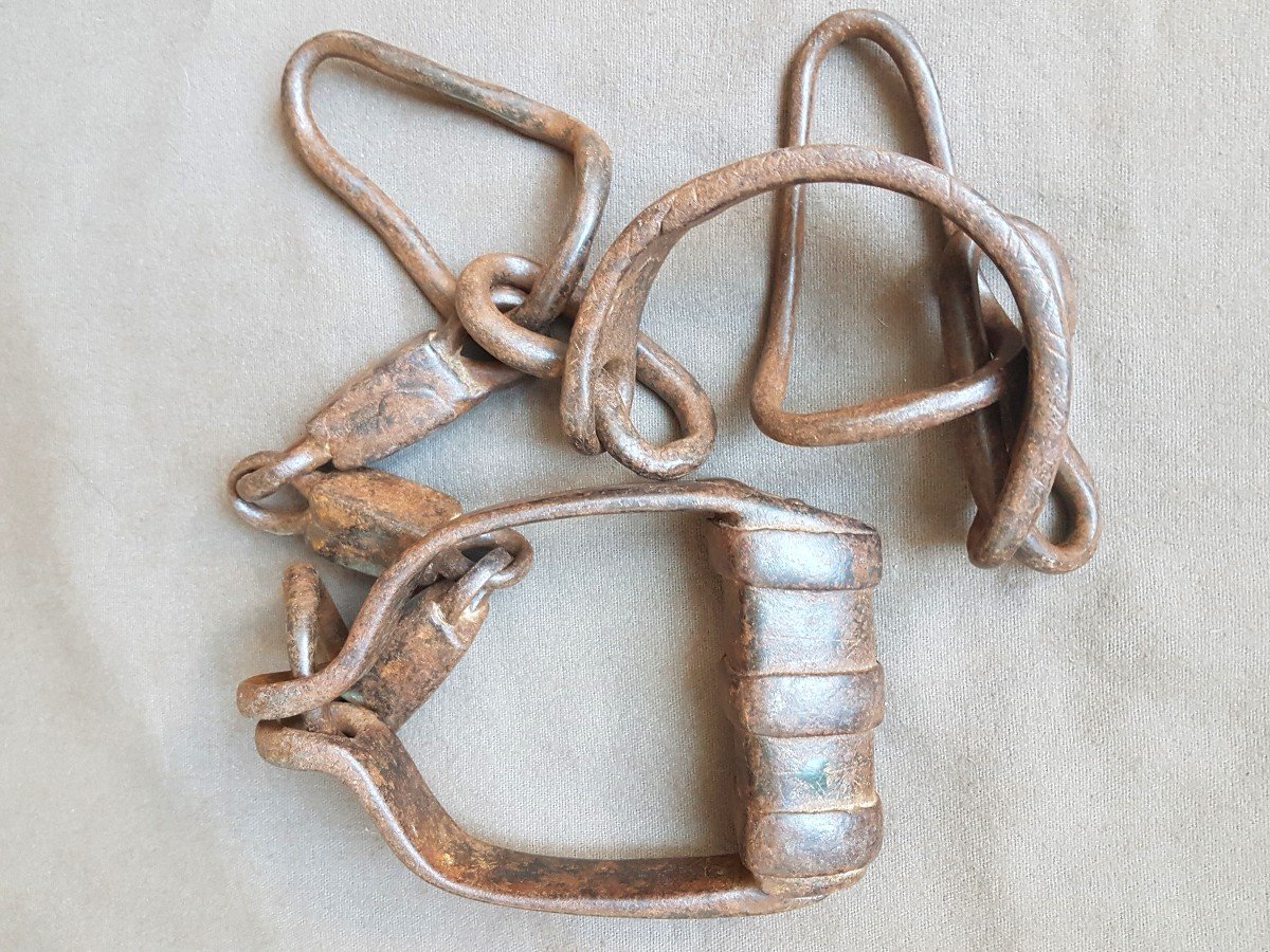 Iron, Handcuffs, Shackles Of Prisoner Or Convict Eighteenth Century-photo-2