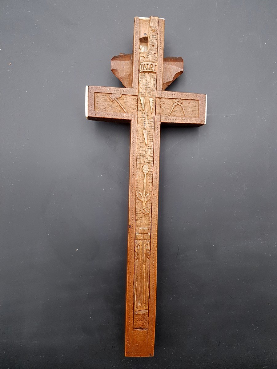 crucifix reliquaire en bois sculpté avec une "cache" pour les relique à l'arrière vierge, Dieu -photo-3