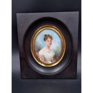 Miniature d'Une Jeune Fille d'époque Empire En Robe Blanche Et Châle Dans Un Fond De Verdure