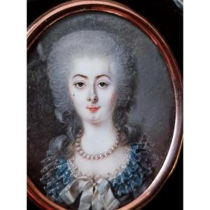 Miniature Femme Au Collier De Perles époque XVIIIe Siècle 