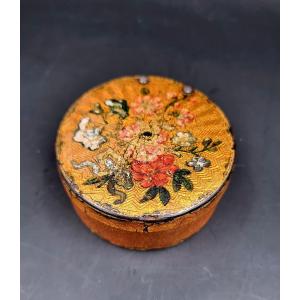 Martin Varnish Box Louis XVI Period France 18th Century Decor Of Flowers On Gold Background