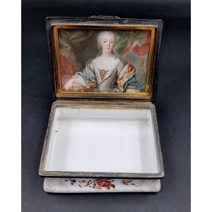 Enameled Box Silver Frame With A Very Beautiful Miniature In The Lid