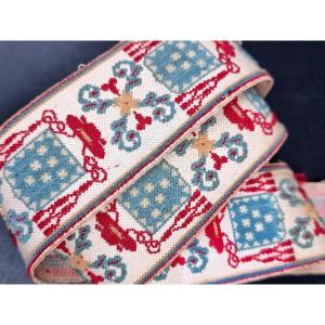 ruban galon ornement de livrée brodé d'armoiries d'écus de la famille Altieri Vincenzo Maria 