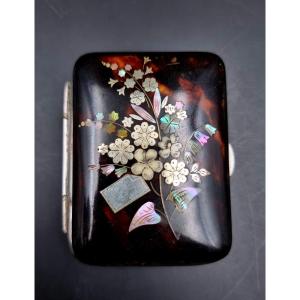 porte monnaie en écaille incrustée d'argent et de nacre