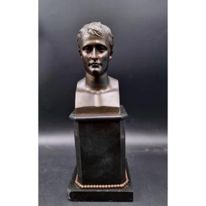 Buste en bronze de Napoléon sur un socle en marbre noir  