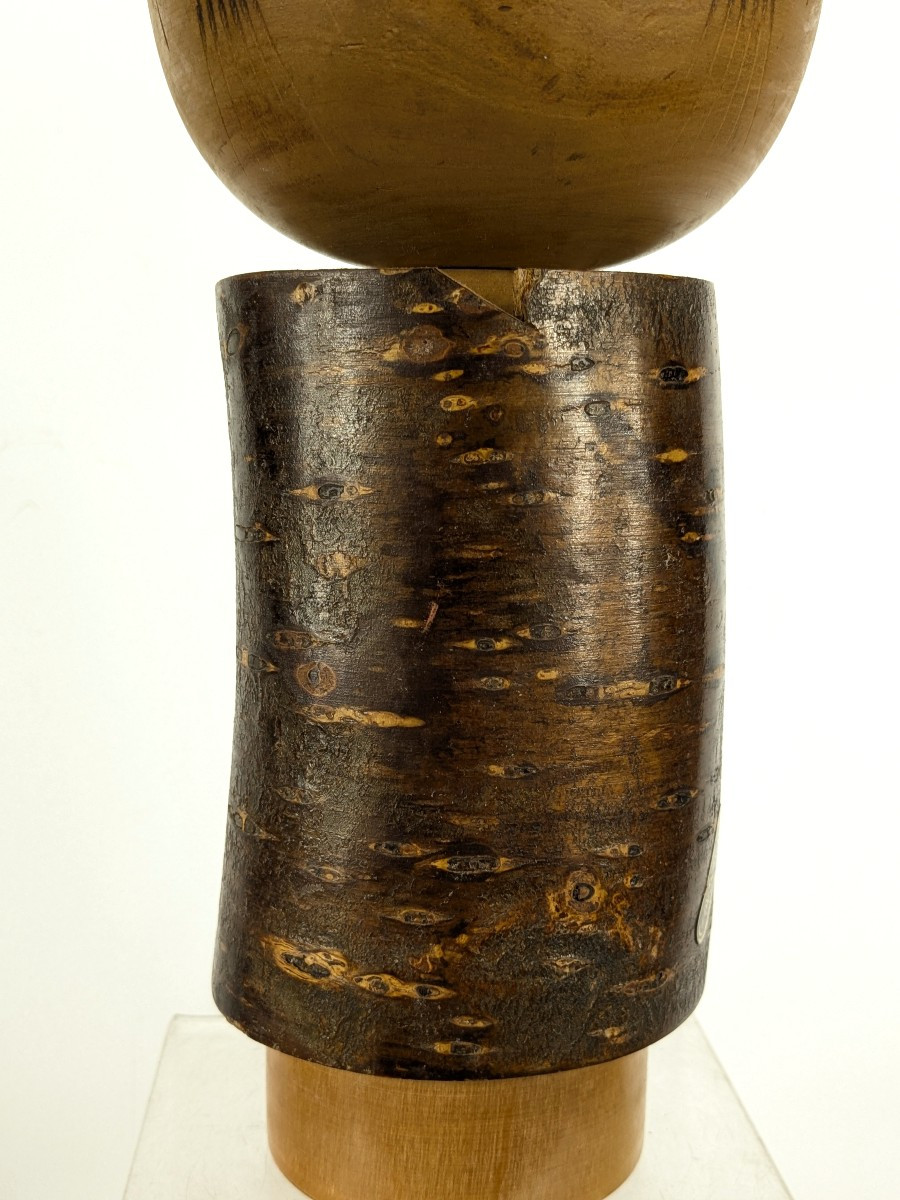 Poupée kokeshi vêtue d'écorce - circa 1970 --photo-3
