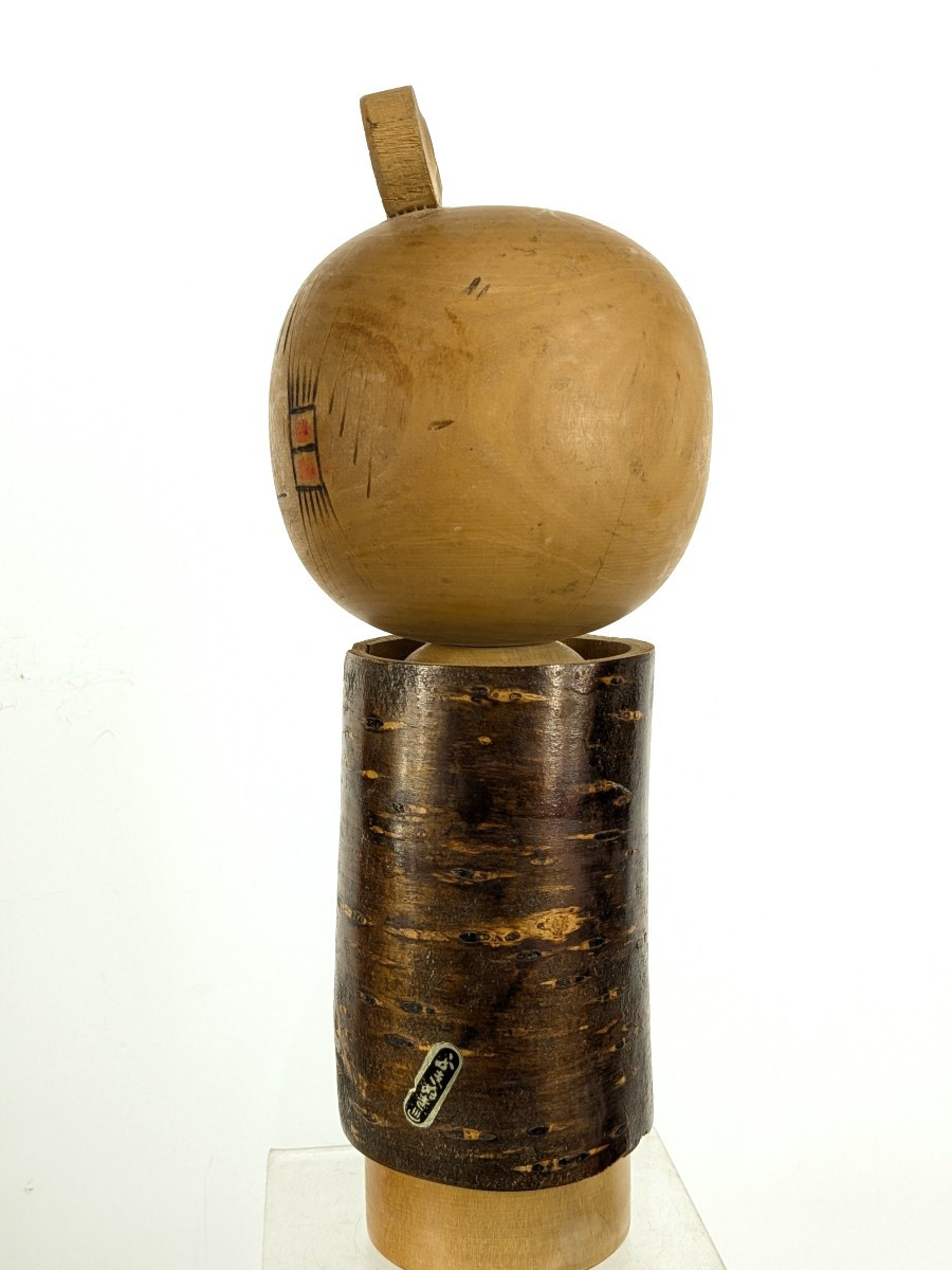 Poupée kokeshi vêtue d'écorce - circa 1970 --photo-2