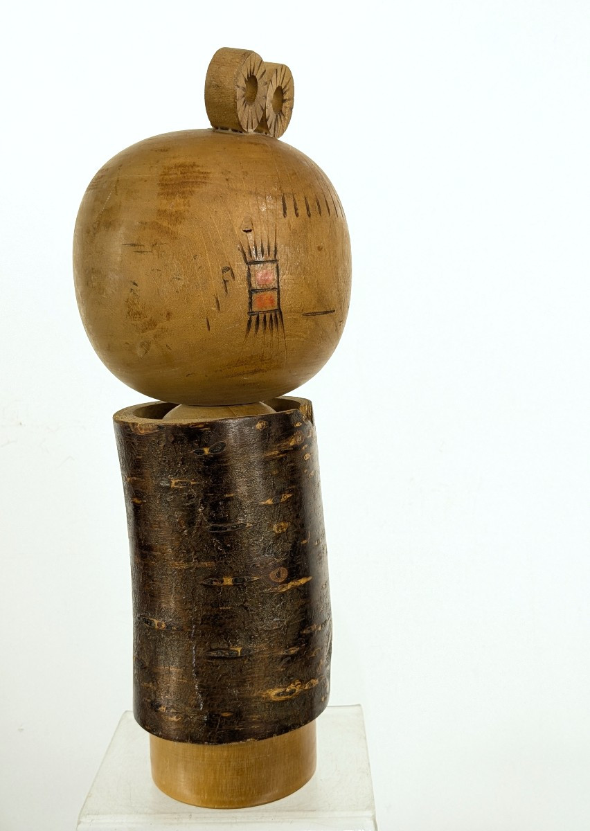 Poupée kokeshi vêtue d'écorce - circa 1970 --photo-5