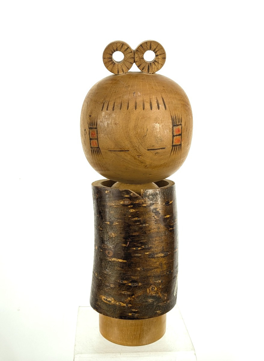 Poupée kokeshi vêtue d'écorce - circa 1970 -