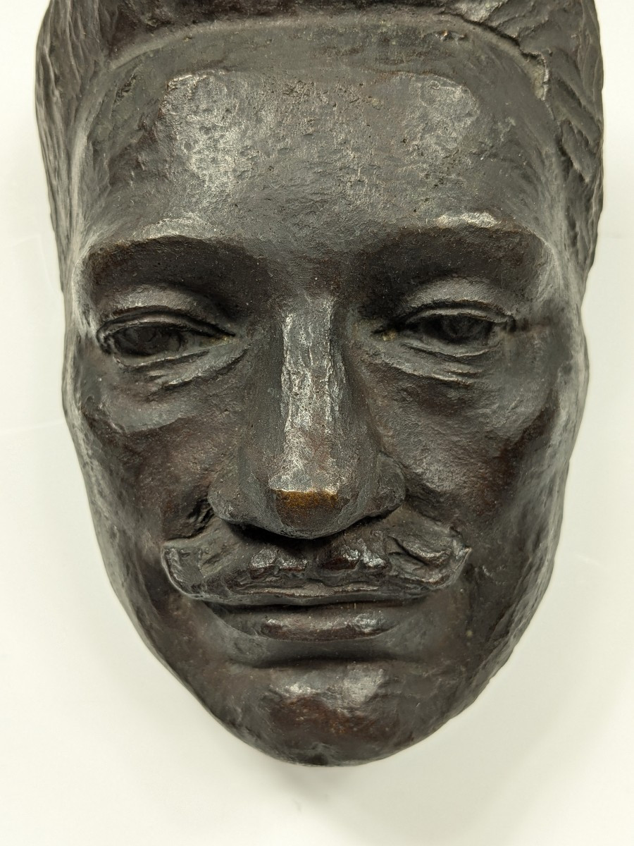 Petit masque portrait en bronze - OKUNI Teizo 1890 - 1950 #826-photo-3