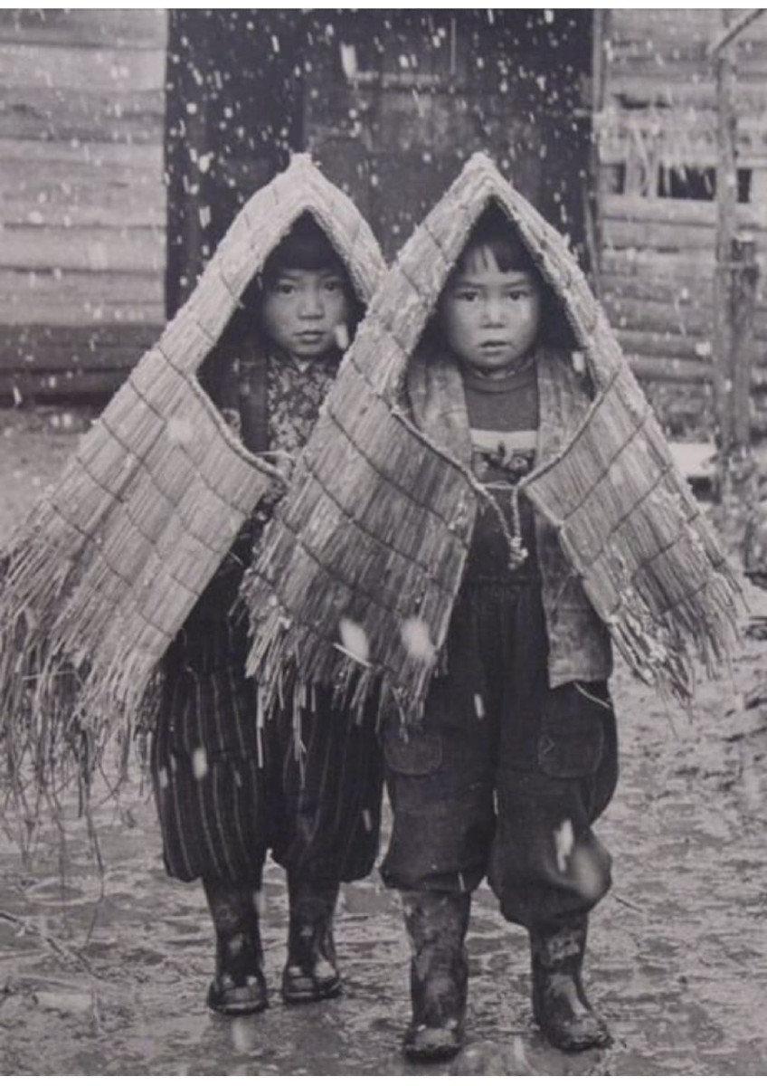 Kokeshi Snow Coat - By Master Shido Shozan ( 1932-95) #71-photo-8