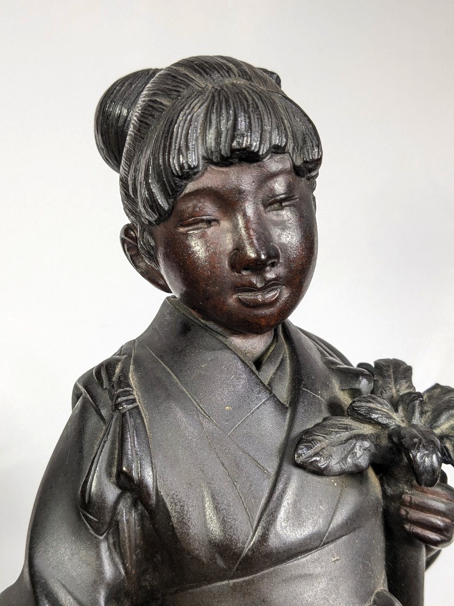 Jeune fille au panier d’anguilles - bronze fin ére Meiji ou Taisho - circa 1900-1920-photo-3