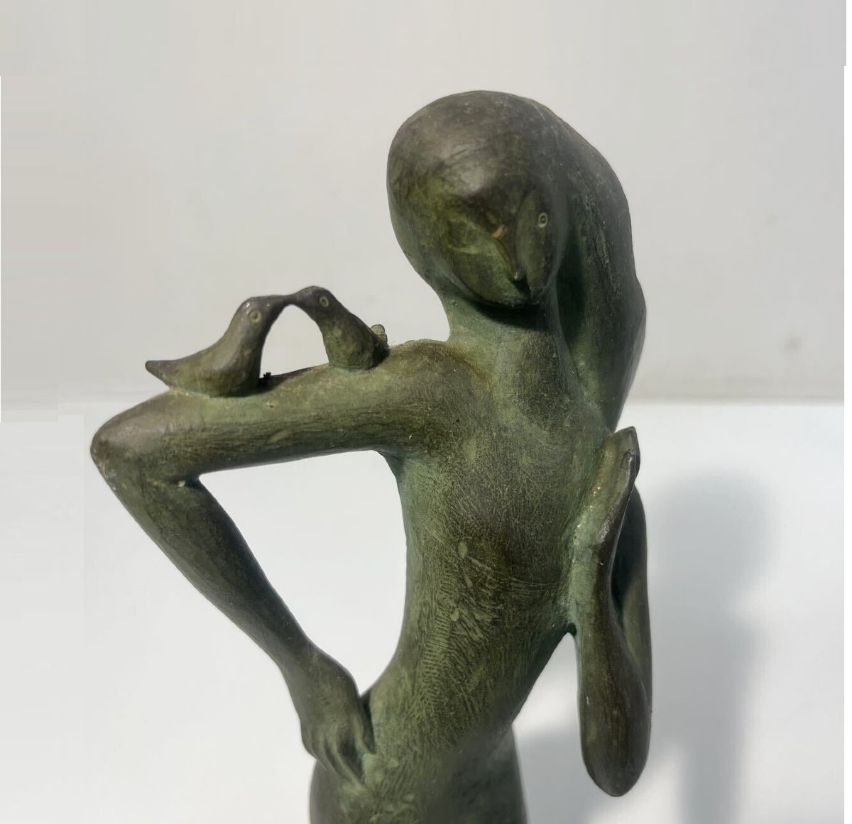 Woman With A Bird – Bronze, Circa 1950 – Vintage Japanese Piece-photo-3