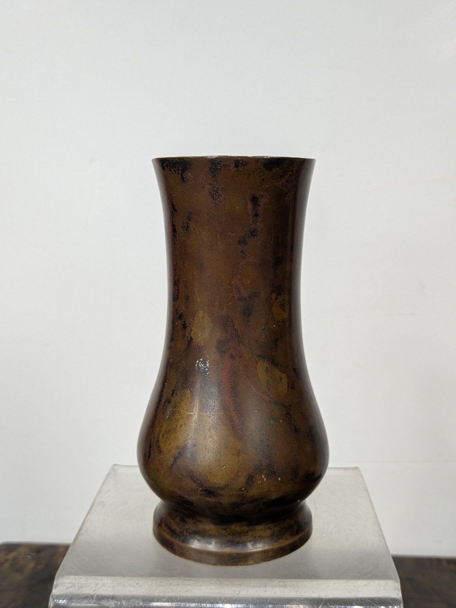 Petit vase en bronze à patine nuancée – Meiji Japon