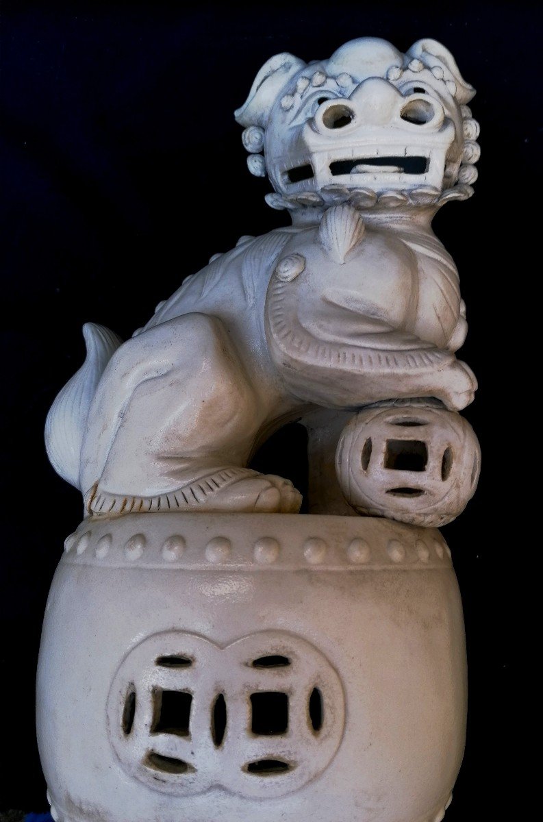 Porcelaine Blanc De Chine - Lion De Fu - Epoque République - H. 39 Cm - Milieu XX ème Siècle --photo-3