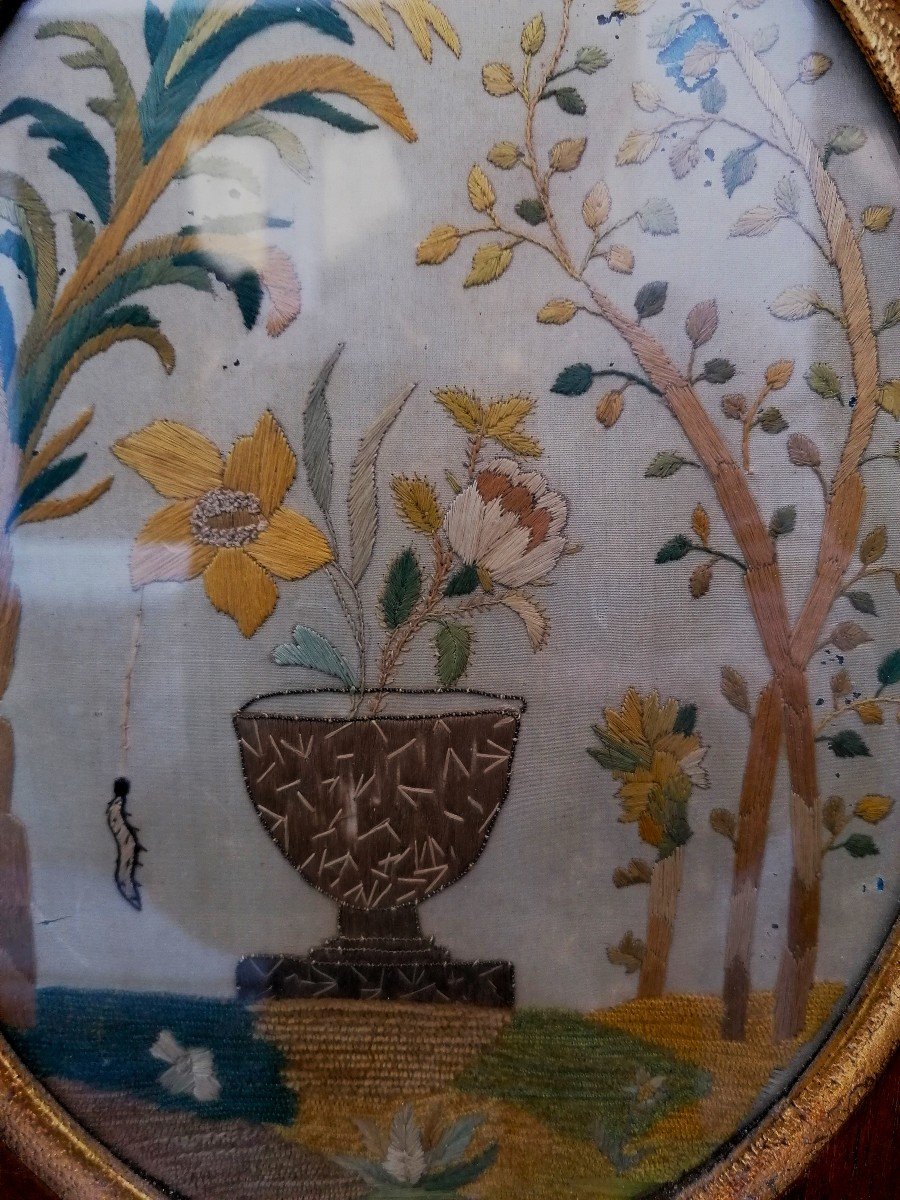 Embroidery On Silk - Reliquary - Mid 19th Century - Old Frame --photo-3