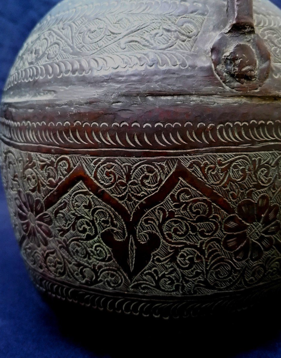  Tinned Copper Jug - Persia - Iran - 19th Century - Qajar? - Beautiful Chiseling And Patina --photo-4