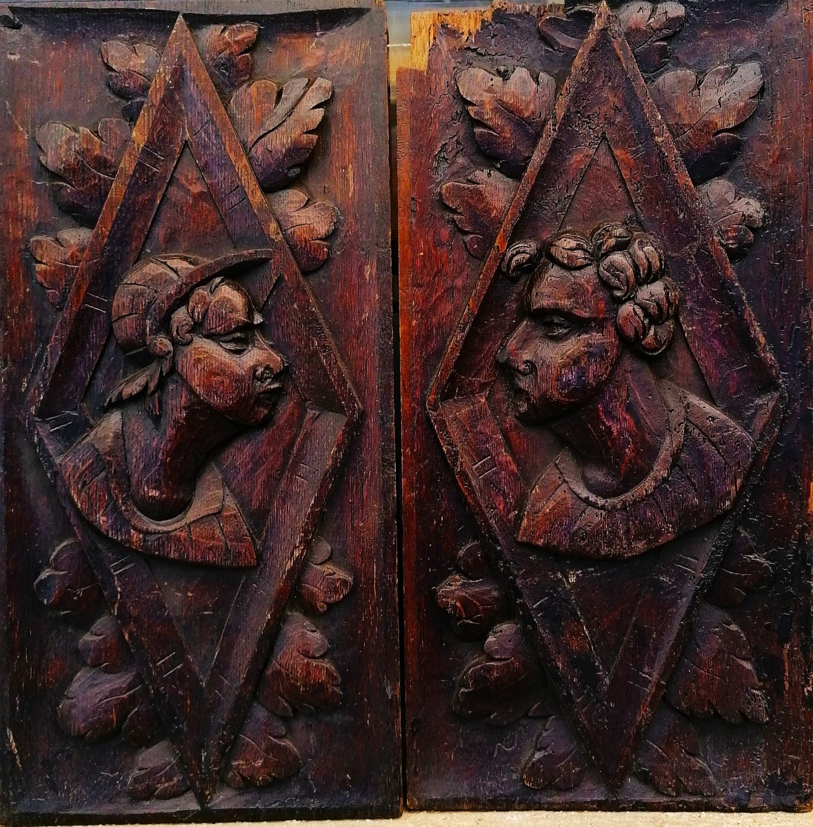 Haute Epoque - Two Carved Wooden Panels - Portrait - 