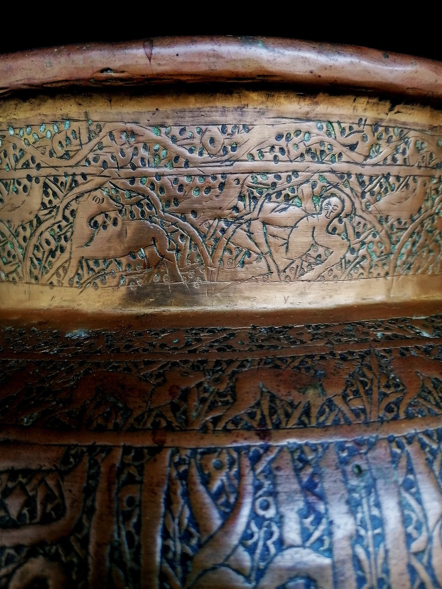 Indo-persian Basin In Chiseled Copper Or Brass - Calligraphy - Characters - Animals - 19th Century --photo-3