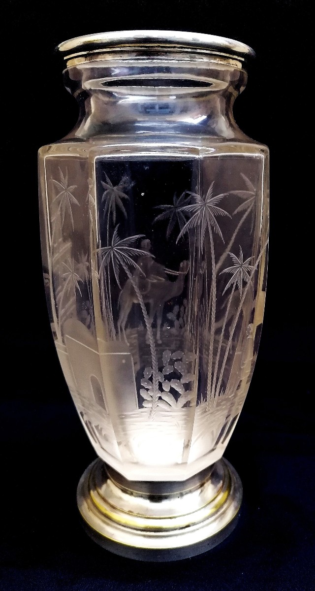 VASE EN CRISTAL TAILLE EN CAMEE  A LA ROUE A DECOR TOURNANT ORIENTALISTE - XIX-XXEME --photo-2