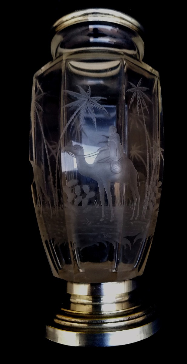 VASE EN CRISTAL TAILLE EN CAMEE  A LA ROUE A DECOR TOURNANT ORIENTALISTE - XIX-XXEME --photo-2