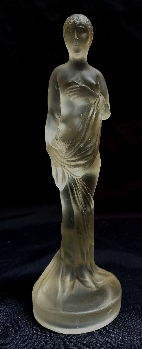 SCULPTURE ART DECO - JEUNE FEMME EN VERRE PRESSE MOULE ET SATINE - XXEME --photo-2