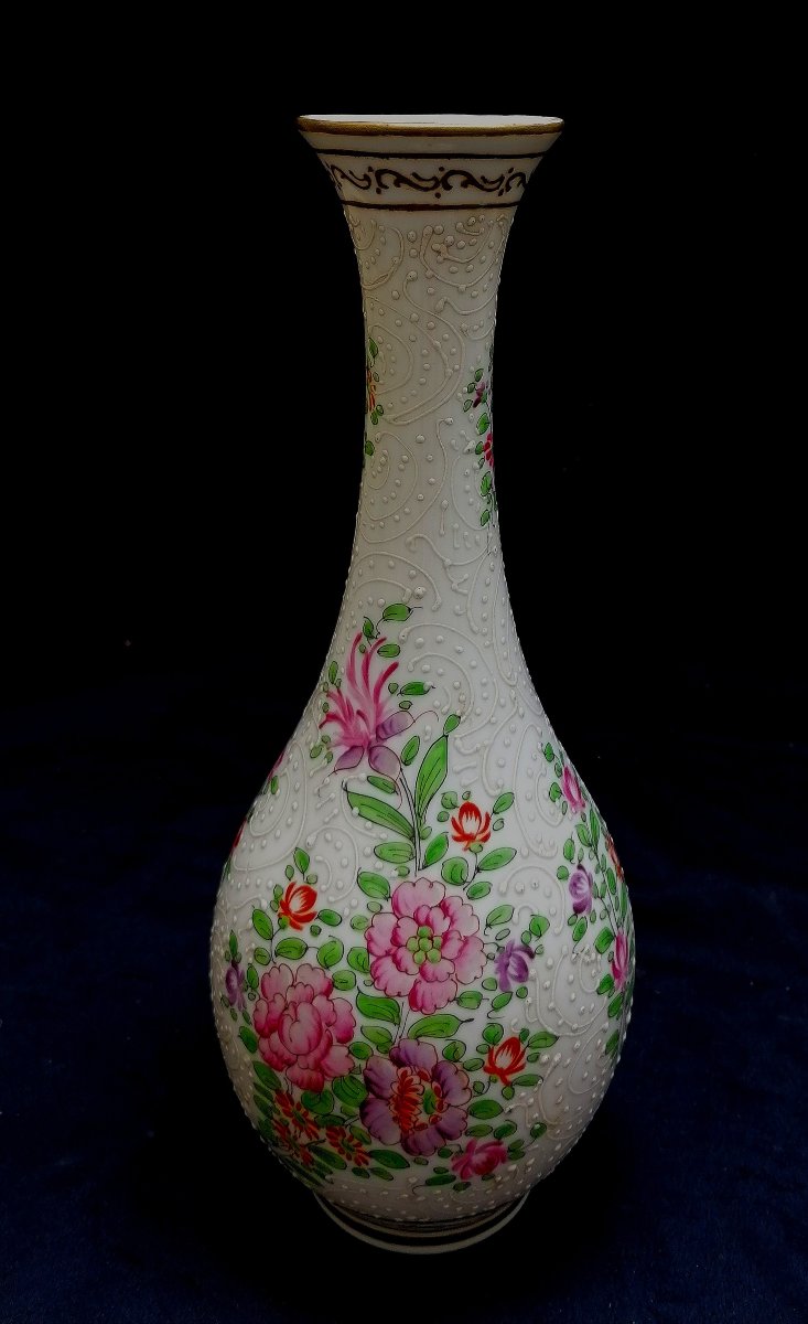 VASE EN PORCELAINE DE SAMSON -DECOR  DANS LE GOUT DE LA COMPAGNIE DES INDES - XIXEME - 37 CM -