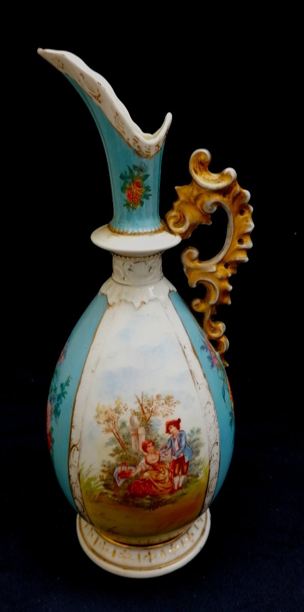 AIGUIERE EN PORCELAINE - DECORS DE SCENES GALANTES ET BOUQUETS DE FLEURS - FIN XIXEME --photo-2
