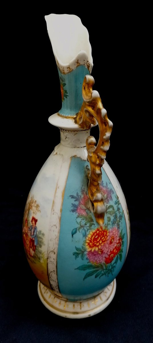 AIGUIERE EN PORCELAINE - DECORS DE SCENES GALANTES ET BOUQUETS DE FLEURS - FIN XIXEME --photo-3