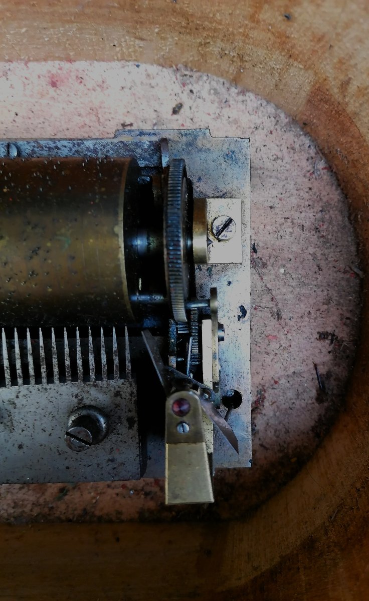 Table Centerpiece - Music Box - Multiple Melodies  - 78 Tones - 19th Century - In Working Condition --photo-4