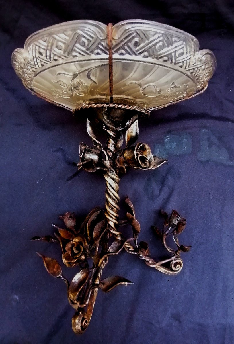 COUPE POLYLOBEE EN CRISTAL MOULE SUR UN PIED EN FER FORGE A DECOR DE FLEURS - CIRCA 1900 --photo-4