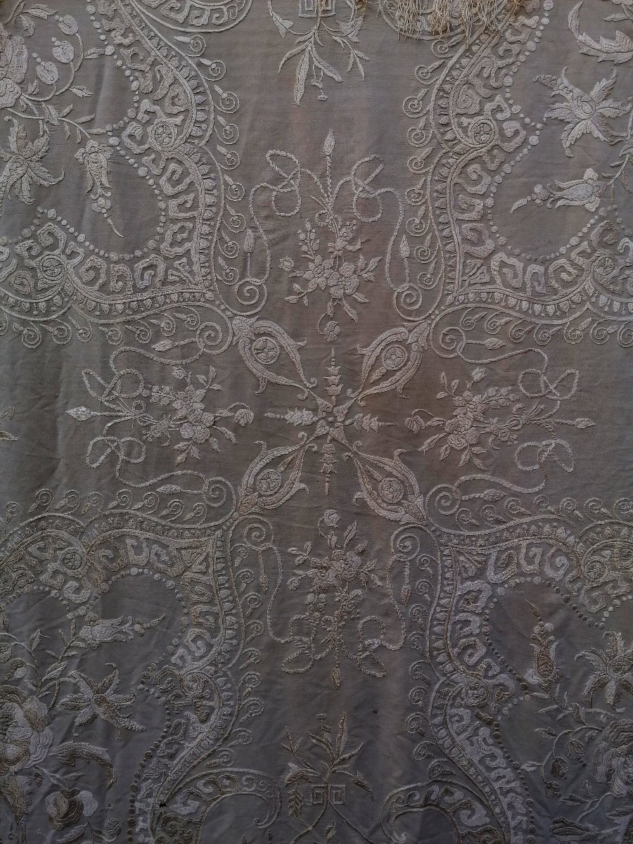 Antique Chinese Embroidered Shalw From Manila - Silk Embroidered With Flowers And Roses - Late 19th Century --photo-3