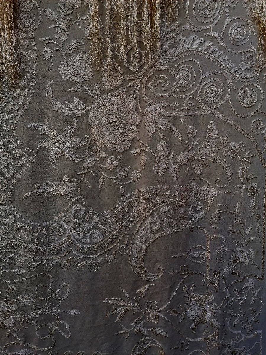 Antique Chinese Embroidered Shalw From Manila - Silk Embroidered With Flowers And Roses - Late 19th Century --photo-4