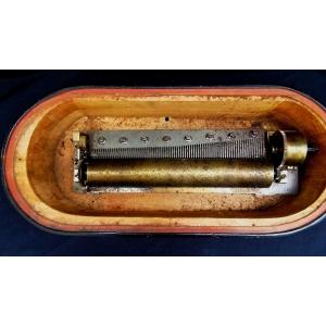Table Centerpiece - Music Box - Multiple Melodies - 78 Tones - 19th Century - In Working Condition -