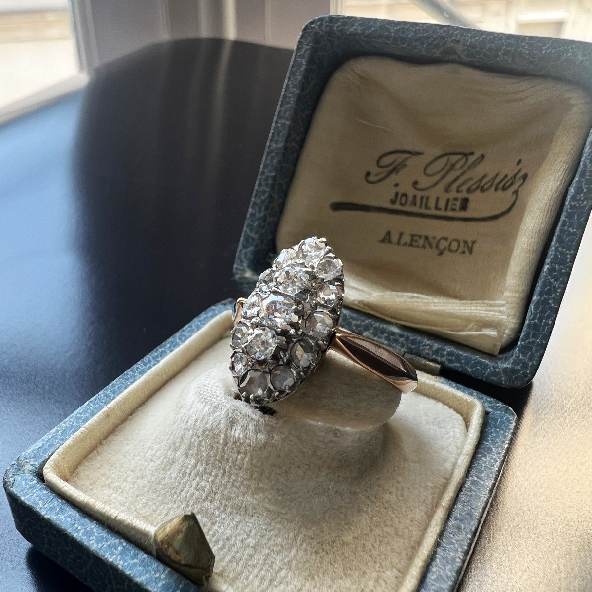 Bague Marquise 18k,  Avec Diamants Et Dans Son Ecrin-photo-1